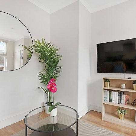 Family Friendly - Stylish Kentish Town Apartment London Ngoại thất bức ảnh